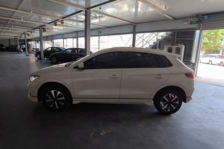Used BYD e2 2023 Luxury Model Exterior 3