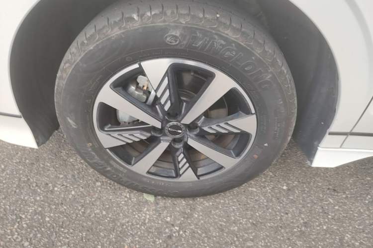 Used BYD e2 2023 Luxury Model Exterior 4