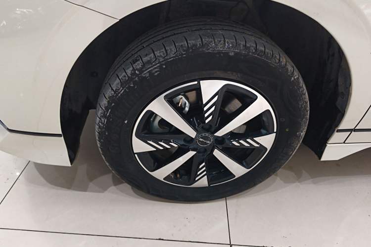 Used BYD e2 2023 Luxury Model Exterior 4