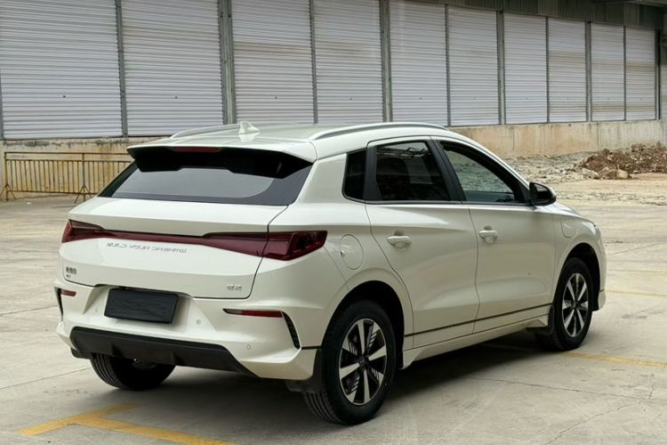 Used BYD e2 2023 Luxury Model Exterior 5