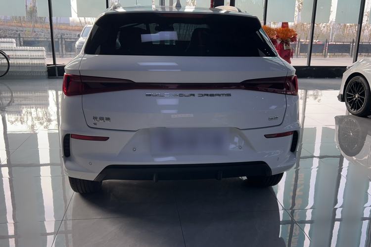 Used BYD e2 2023 Luxury Model Exterior 6