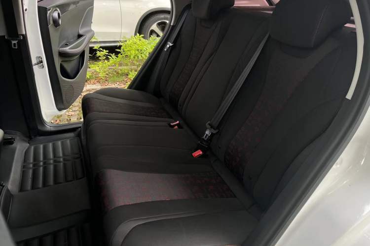 Used BYD e2 2023 Comfort Model Interior 3