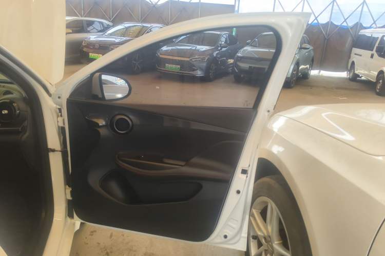 Used BYD e2 2023 Comfort Model Interior 5