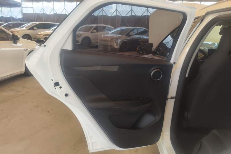 Used BYD e2 2023 Comfort Model Interior 8