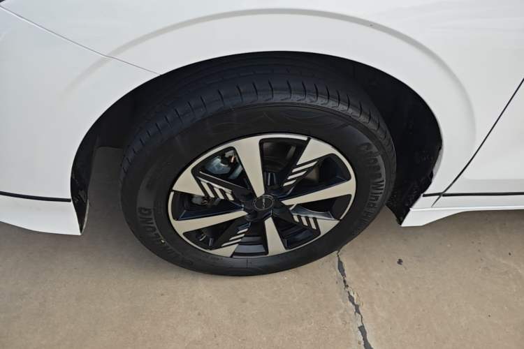 Used BYD e2 2023 Luxury Model Left Front Wheel Hub