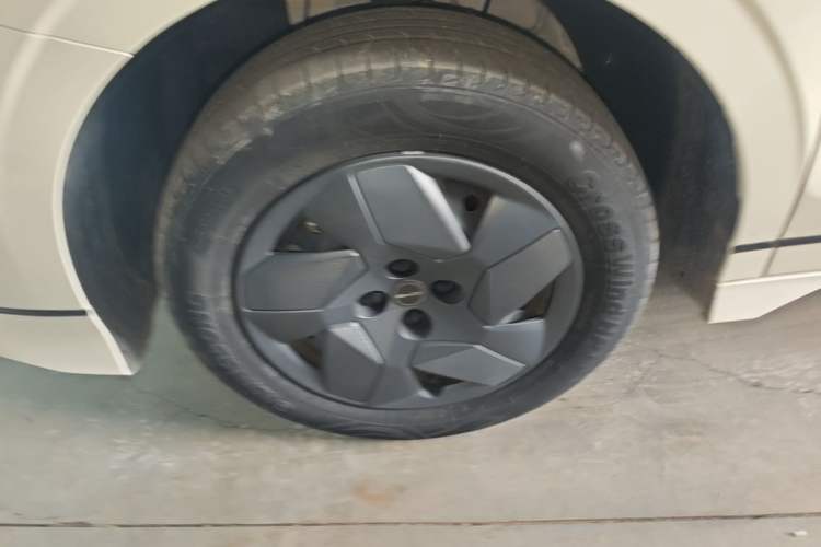 Used BYD e2 2023 Comfort Model Left Front Wheel Hub
