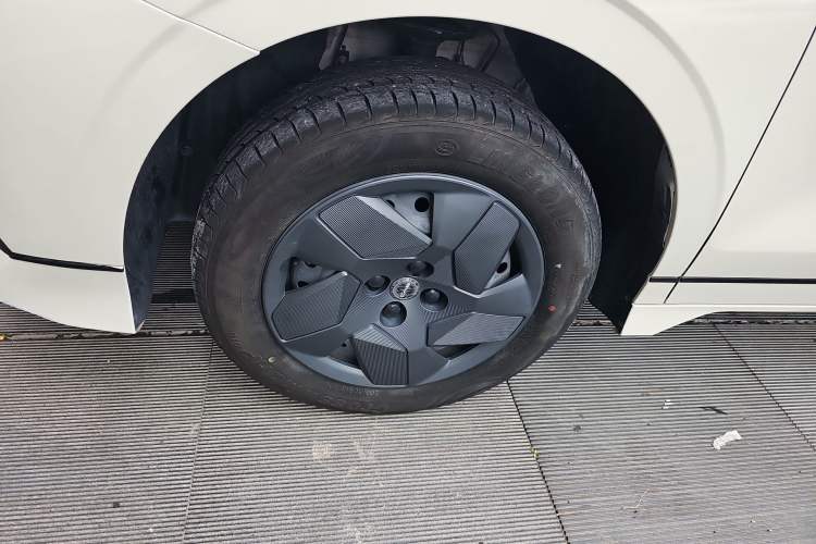 Used BYD e2 2023 Comfort Model Left Front Wheel Hub