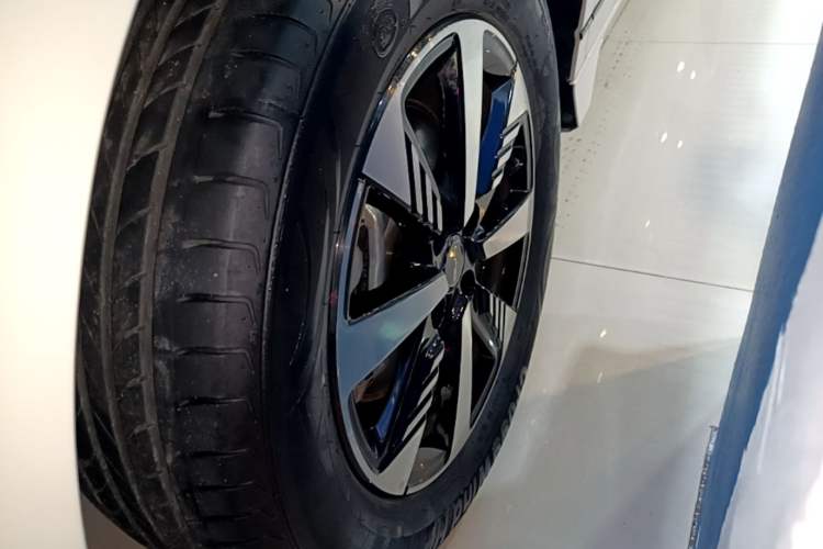 Used BYD e2 2023 Luxury Model Left Front Wheel Hub