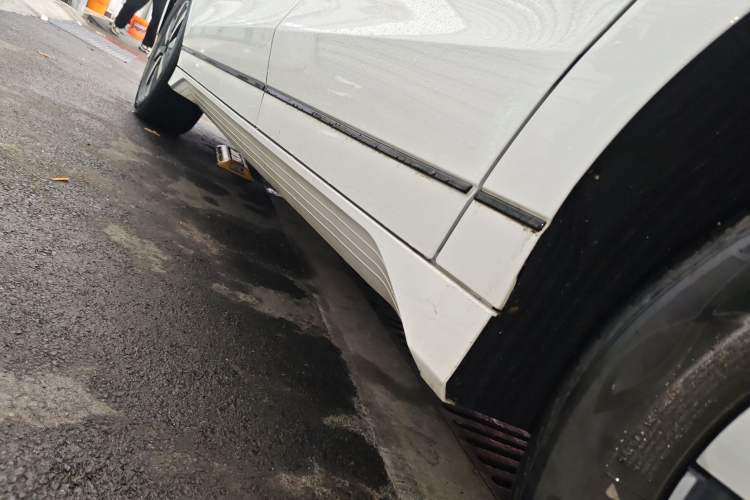 Used BYD e2 2023 Luxury Model Left Side Sill