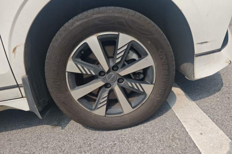 Used BYD e2 2023 Luxury Model Right Front Wheel Hub