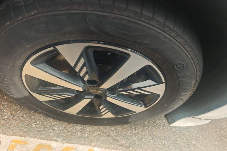 Used BYD e2 2023 Luxury Model Right Front Wheel Hub