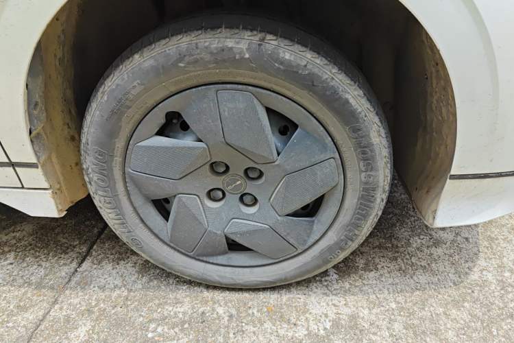 Used BYD e2 2023 Comfort Model Right Front Wheel Hub
