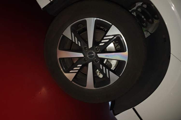 Used BYD e2 2023 Luxury Model Right Front Wheel Hub