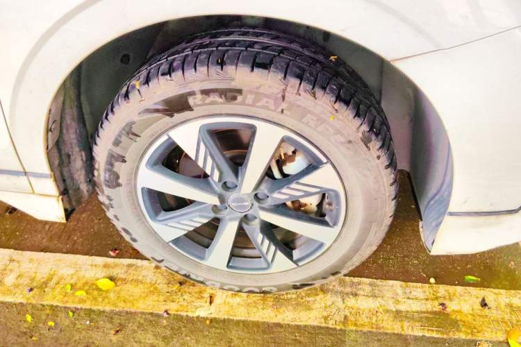 Used BYD e2 2023 Luxury Model Right Front Wheel Hub