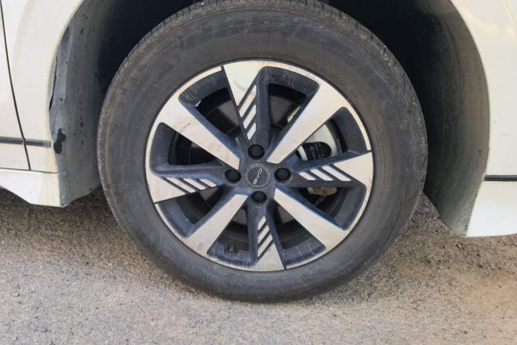 Used BYD e2 2023 Luxury Model Right Front Wheel Hub