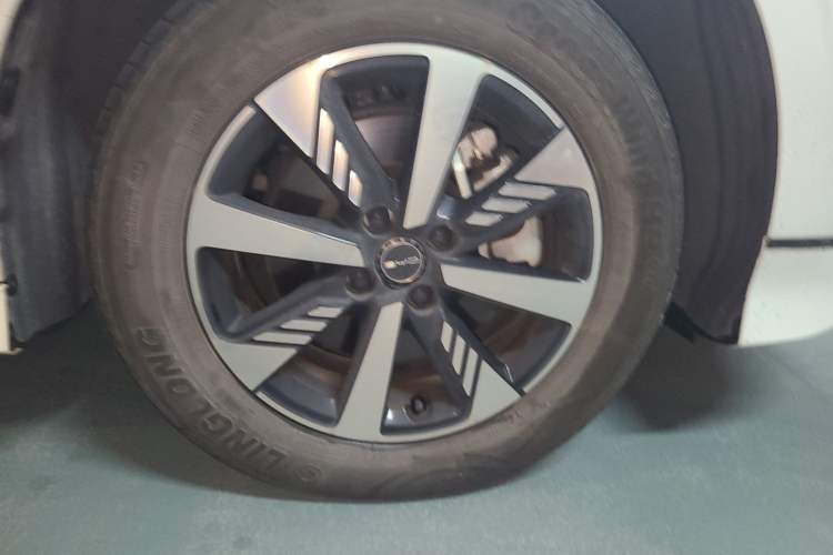 Used BYD e2 2023 Luxury Model Right Front Wheel Hub