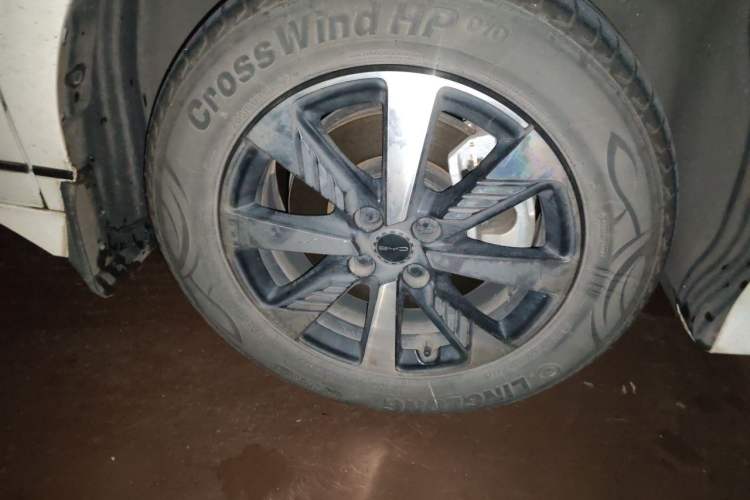 Used BYD e2 2023 Luxury Model Right Front Wheel Hub