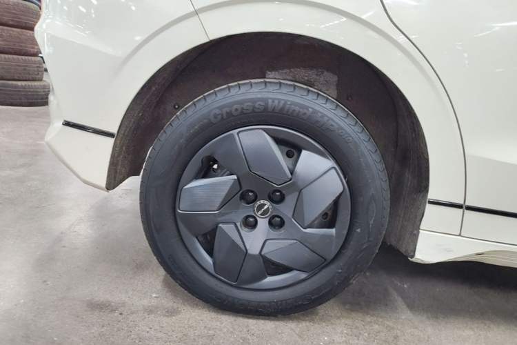 Used BYD e2 2023 Comfort Model Right Rear Wheel Hub