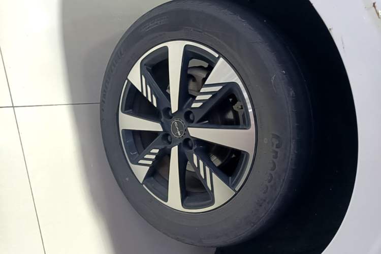 Used BYD e2 2023 Luxury Model Right Rear Wheel Hub
