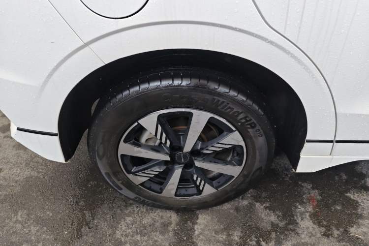 Used BYD e2 2023 Luxury Model Right Rear Wheel Hub