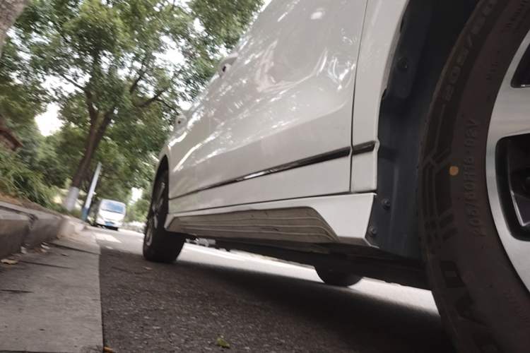 Used BYD e2 2023 Luxury Model Right Side Sill