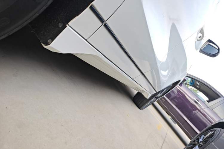 Used BYD e2 2023 Luxury Model Right Side Sill