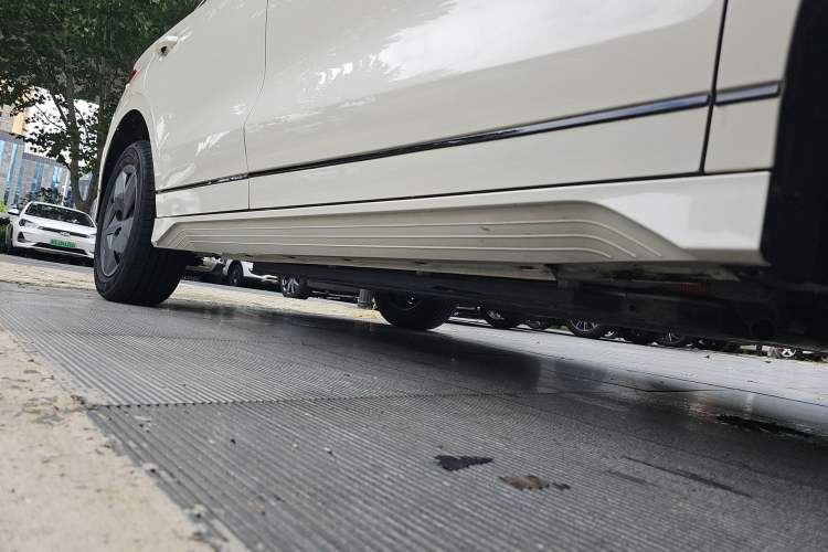 Used BYD e2 2023 Comfort Model Right Side Sill