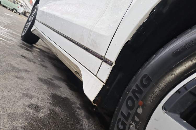 Used BYD e2 2023 Luxury Model Right Side Sill