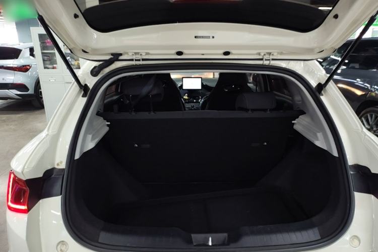 Used BYD e2 2023 Comfort Model Trunk