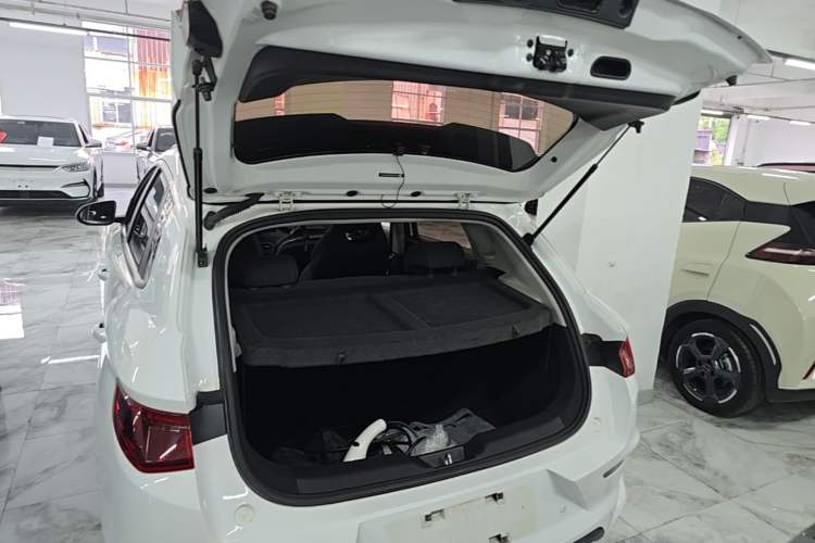 Used BYD e2 2023 Comfort Model Trunk