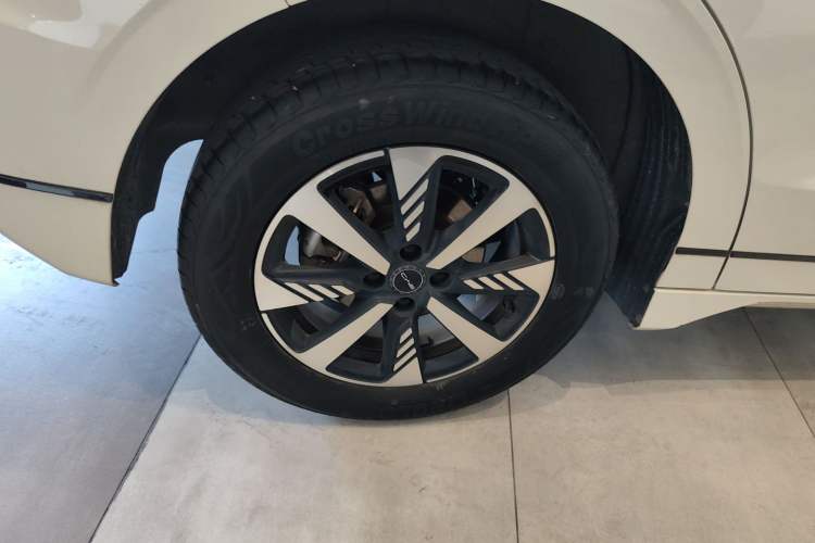 Used BYD e2 2023 Luxury Model Right Rear Wheel Hub