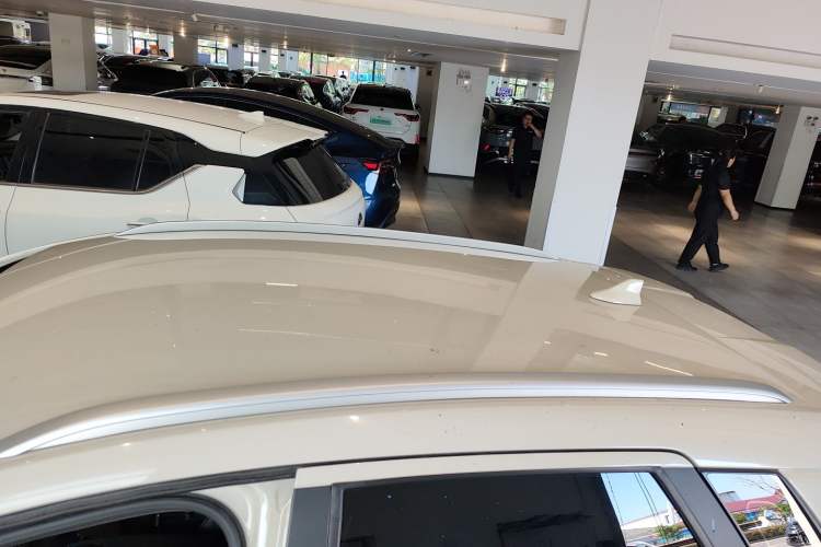 Used BYD e2 2023 Luxury Model Roof