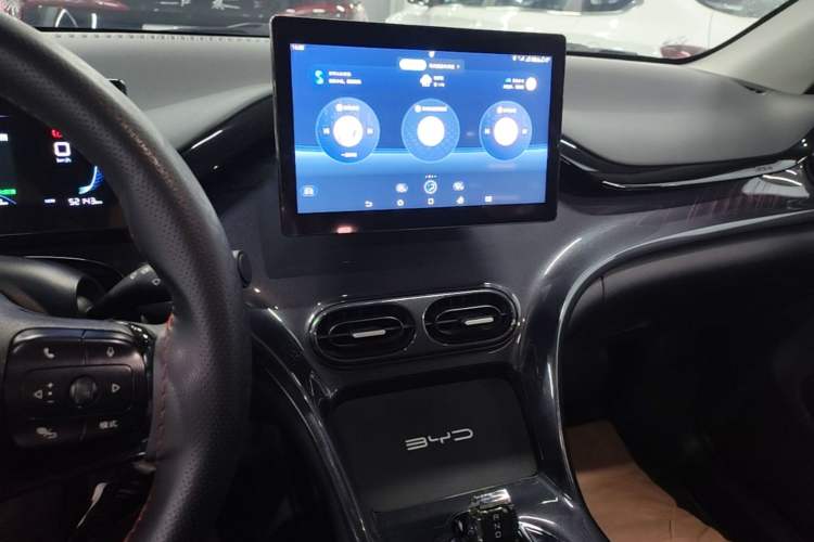Used BYD e2 2024 Honor Edition Comfort Model Audio And AC Panel
