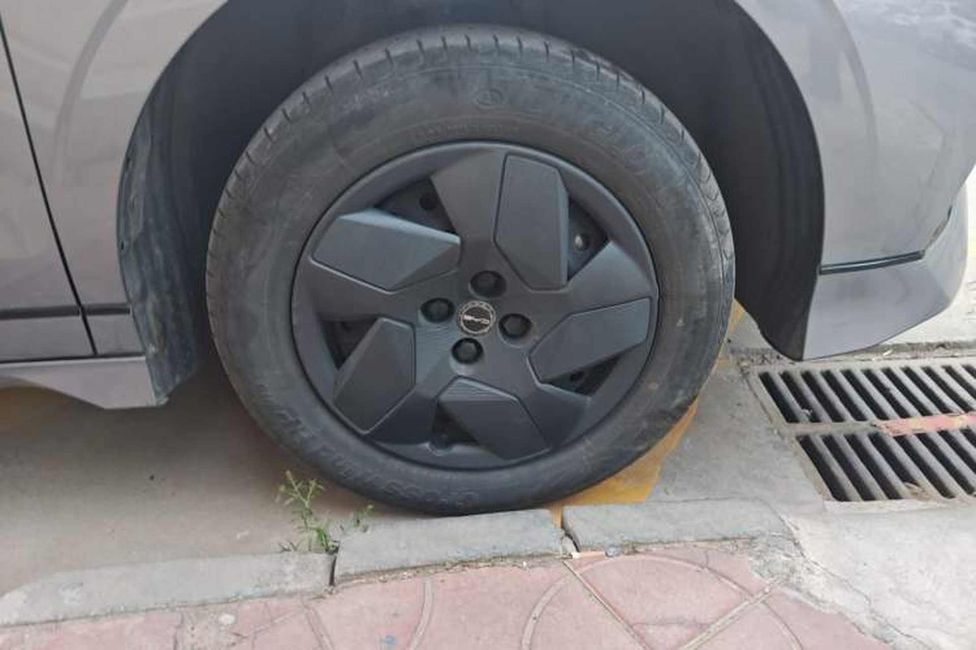 Used BYD e2 2024 Honor Edition Comfort Model Right Front Wheel Hub