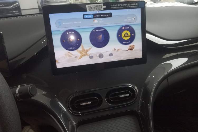 Used BYD e2 2024 Honor Edition Comfort Model Audio And AC Panel