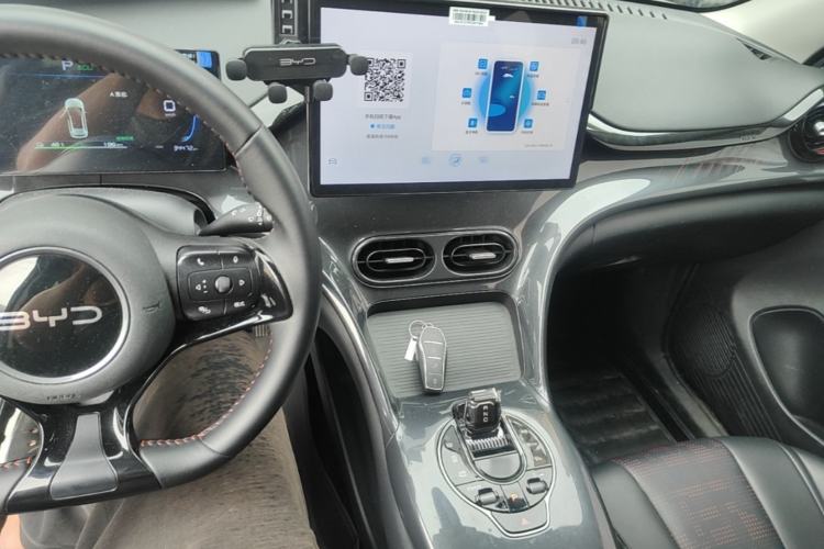 Used BYD e2 2024 Honor Edition Luxury Model Center Console