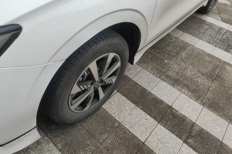 Used BYD e2 2024 Honor Edition Luxury Model Exterior 4