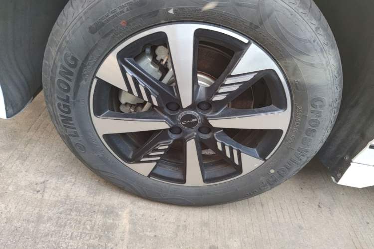 Used BYD e2 2024 Honor Edition Luxury Model Left Front Wheel Hub