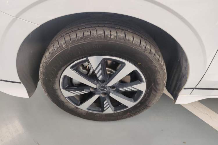 Used BYD e2 2024 Honor Edition Luxury Model Left Front Wheel Hub