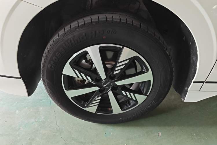Used BYD e2 2024 Honor Edition Luxury Model Left Front Wheel Hub