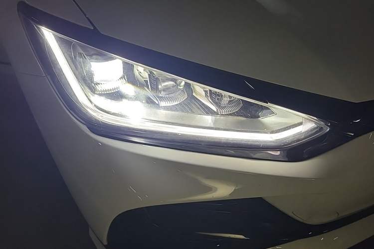 Used BYD e2 2024 Honor Edition Luxury Model Right Front Headlight