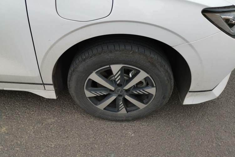 Used BYD e2 2024 Honor Edition Luxury Model Right Front Wheel Hub