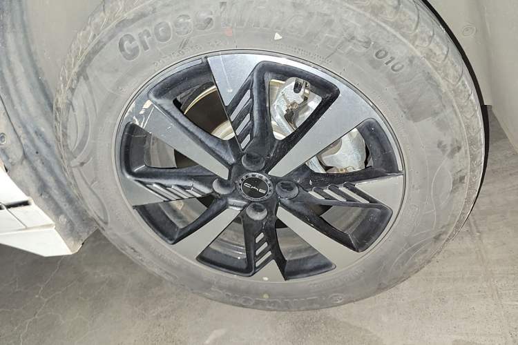 Used BYD e2 2024 Honor Edition Luxury Model Right Front Wheel Hub