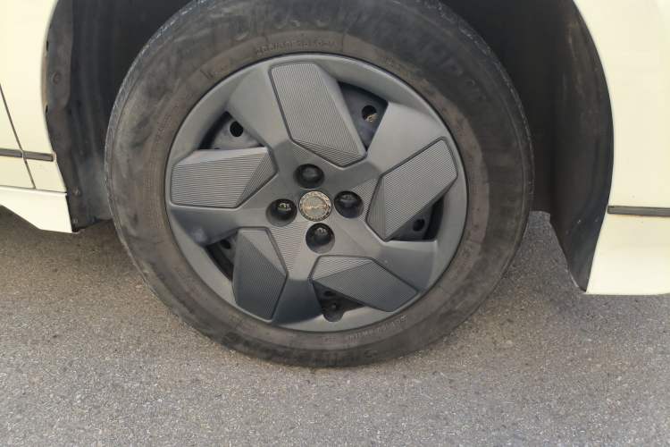 Used BYD e2 2024 Honor Edition Comfort Model Right Front Wheel Hub