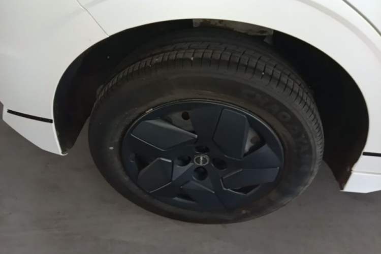 Used BYD e2 2024 Honor Edition Comfort Model Right Rear Wheel Hub