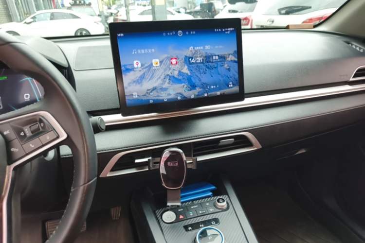 Used BYD e3 2020 High-Range Version – Chuan·Luxury Model Audio And AC Panel