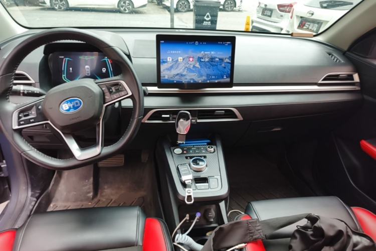 Used BYD e3 2020 High-Range Version – Chuan·Luxury Model Center Console