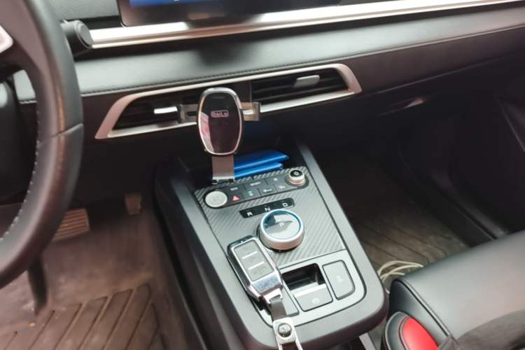 Used BYD e3 2020 High-Range Version – Chuan·Luxury Model Gear Lever