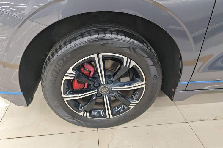 Used BYD e3 2020 High-Range Version Yao·Luxury Model Left Front Wheel Hub