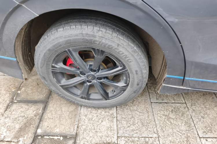 Used BYD e3 2020 High-Range Version – Chuan·Luxury Model Right Rear Wheel Hub